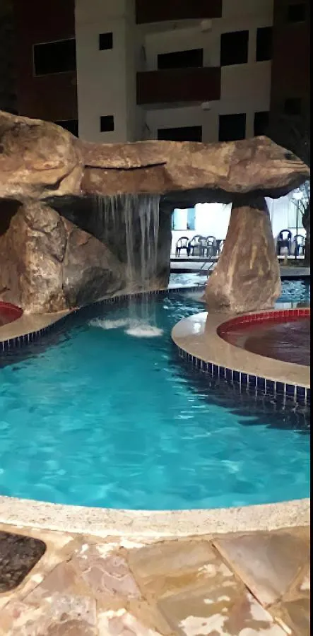 Aguas Termais Naturais Nas Piscinas Com Aguas Quentes 24 Horas Acesso Gratis Aos Parques Aquaticos Dos Resorts Golden Dolphin Grand Hotel Do Supreme E Do Express Os Melhores Hoteis Resorts Com Parque Aquatico Em Caldas Novas Garanta Ja Promocao Quali 5*,  ברזיל