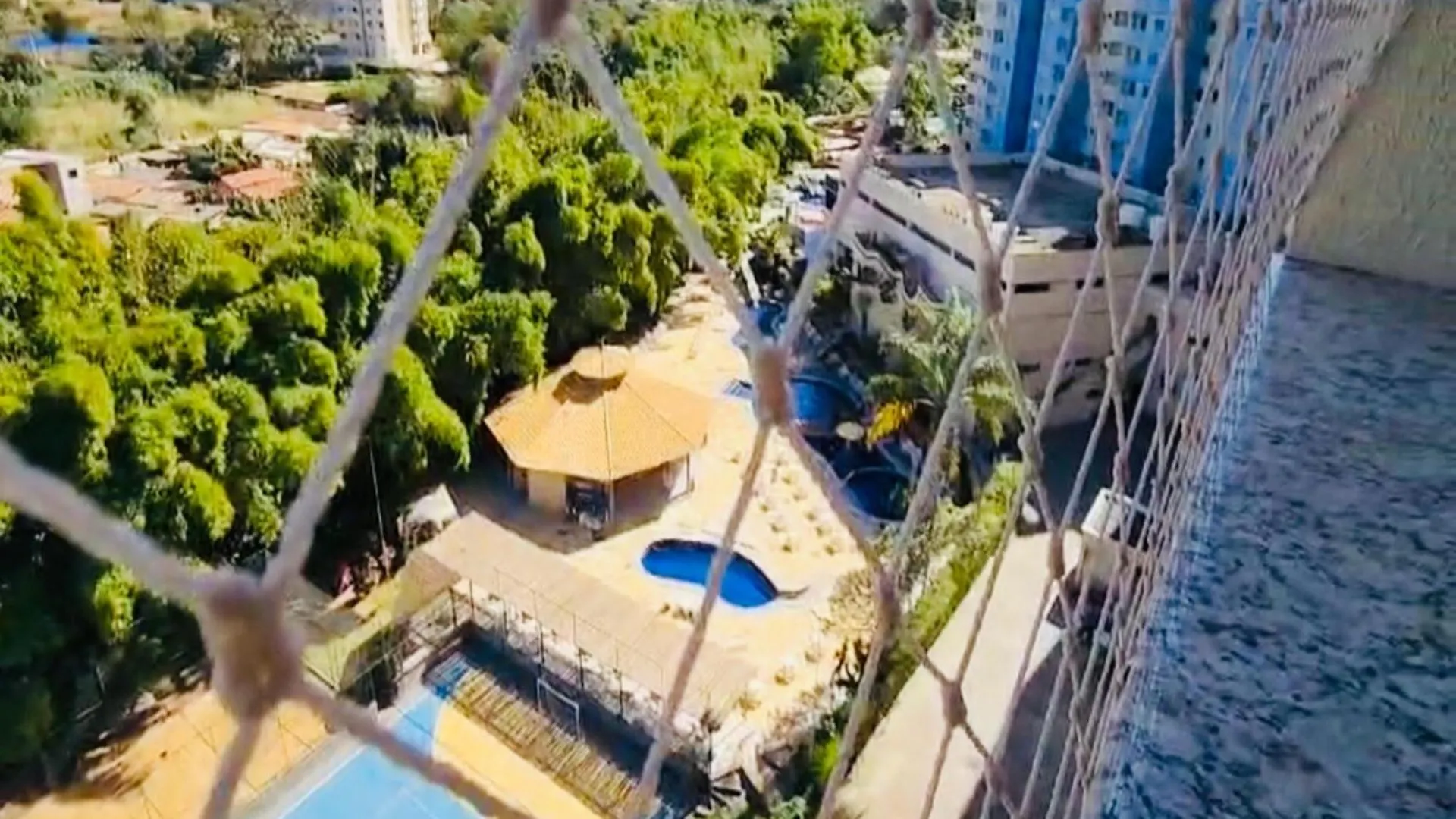 Aguas Termais Naturais Nas Piscinas Com Aguas Quentes 24 Horas Acesso Gratis Aos Parques Aquaticos Dos Resorts Golden Dolphin Grand Hotel Do Supreme E Do Express Os Melhores Hoteis Resorts Com Parque Aquatico Em Caldas Novas Garanta Ja Promocao Quali
