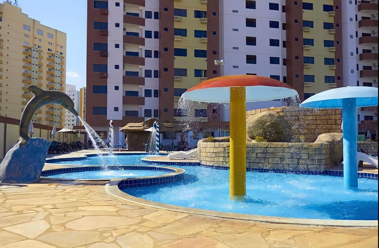 ÁGUAS TERMAIS NATURAIS PISCINAS QUENTES 24 HORAS GRÁTIS Acesso aos Parques  Aquáticos do Golden Dolphin Grand Hotel do Supreme e do Express Ideal para  Família e Casais Resorts em Caldas Novas, Caldas